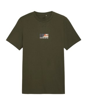 puma-better-sportswear-t-shirt-gruen-f70-681757-lifestyle_front.png