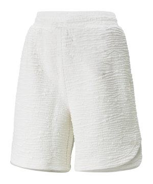 puma-snow-tiger-wide-long-short-damen-weiss-f02-533477-lifestyle_front.png