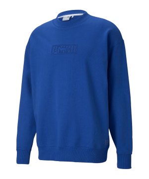 puma-x-maison-kitsune-crew-sweatshirt-f12-530431-lifestyle_front.png