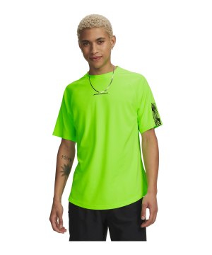 under-armour-challenger-elite-t-shirt-gruen-f389-6009893-laufbekleidung_front.png