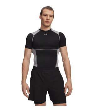 under-armour-hg-elite-comp-t-shirt-schwarz-f008-6015382-laufbekleidung_front.png