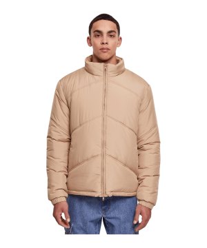 urban-classics-arrow-puffer-jacke-beige-tb6333-lifestyle_front.png
